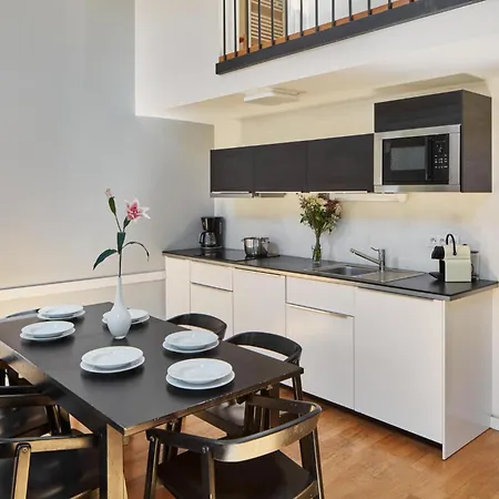 Days - Maisonette With Ac And 2 Bathrooms In New Town Appartement Praag