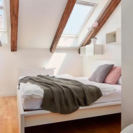 Days - Maisonette With Ac And 2 Bathrooms In New Town Appartement