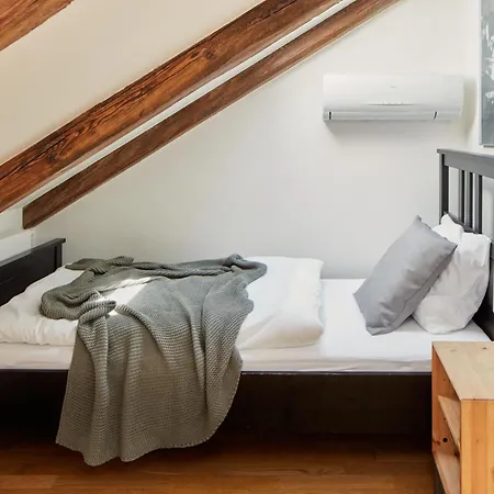 Days - Maisonette With Ac And 2 Bathrooms In New Town Appartamento *